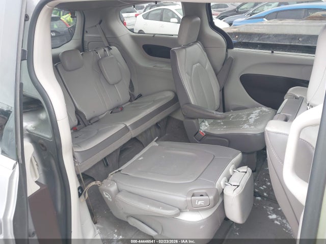 44446541 :رقم المزاد ، 2C4RC1EG8HR521057 vin ، 2017 Chrysler Pacifica Touring-l Plus مزاد بيع