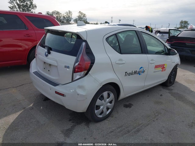 JTDKDTB34F1579728 Toyota Prius C One