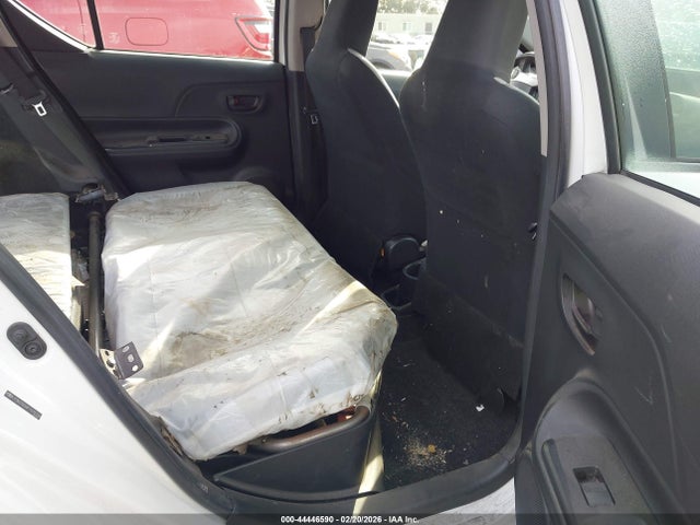 JTDKDTB34F1579728 Toyota Prius C One