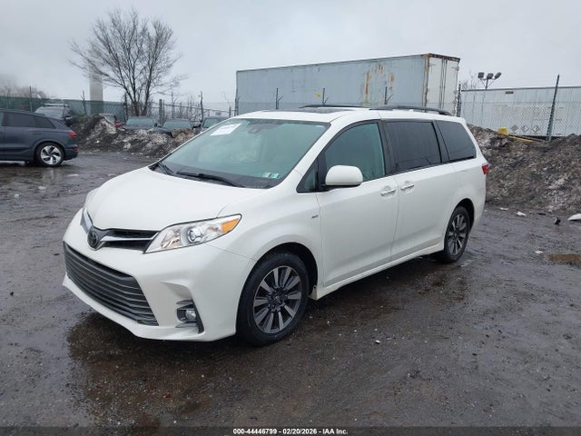Toyota SIENNA XLE 2020 5TDDZ3DC7LS236353 Image 2