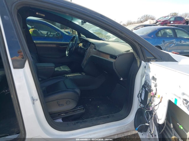 2019 TESLA MODEL X 5YJXCDE26KF185019 Photo 4