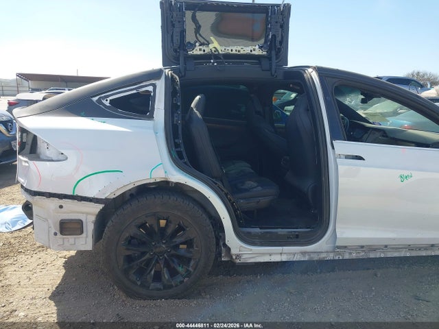 2019 TESLA MODEL X 5YJXCDE26KF185019 Photo 5
