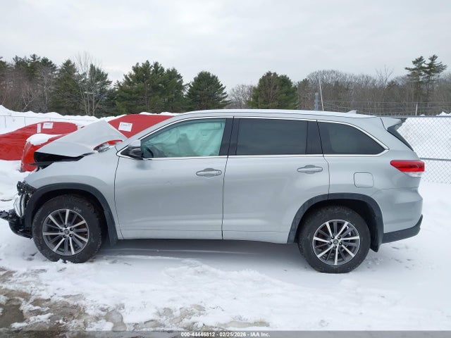 5TDJZRFH8JS861758 Toyota Highlander Xle