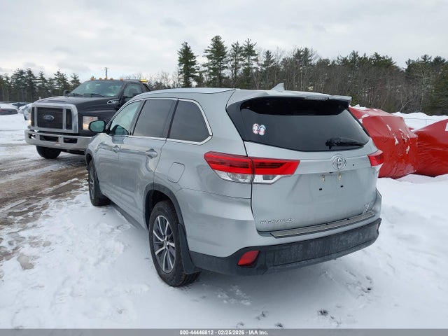 5TDJZRFH8JS861758 Toyota Highlander Xle