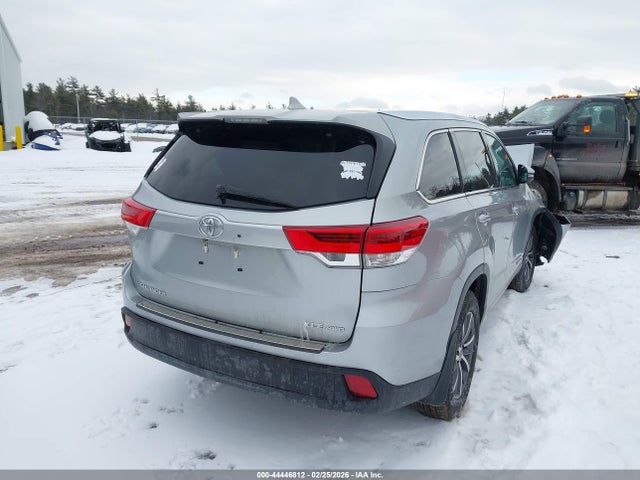 5TDJZRFH8JS861758 Toyota Highlander Xle