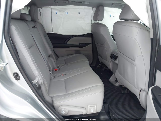 5TDJZRFH8JS861758 Toyota Highlander Xle