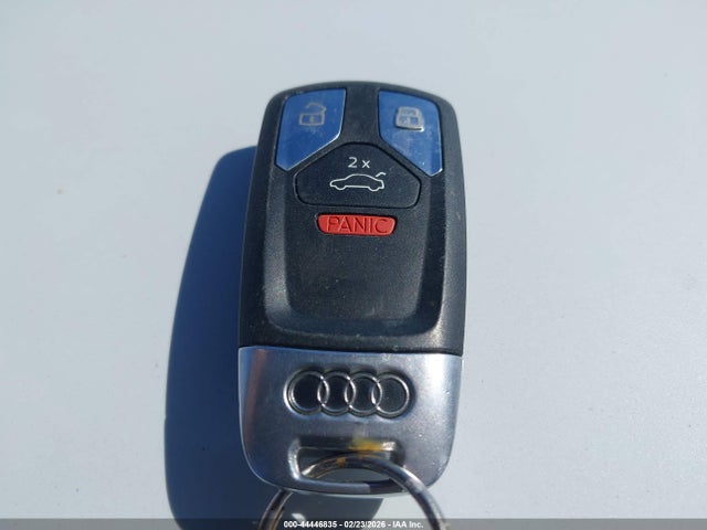 2019 Audi A4 45 Premium მანქანა იყიდება აუქციონზე, vin: WAUENAF4XKA015610, აუქციონის ნომერი: 44446835