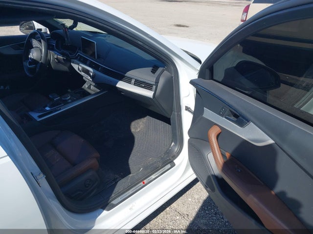 2019 Audi A4 45 Premium მანქანა იყიდება აუქციონზე, vin: WAUENAF4XKA015610, აუქციონის ნომერი: 44446835