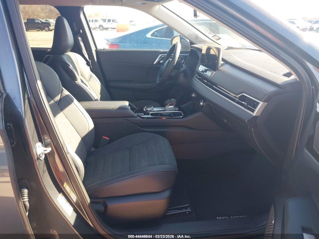2025 MITSUBISHI OUTLANDER JA4J3VA86SZ045868 Photo 4