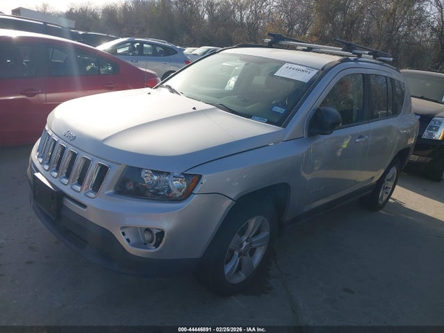 Jeep Compass Sport 2014 1C4NJDBB1ED572333 Image 2