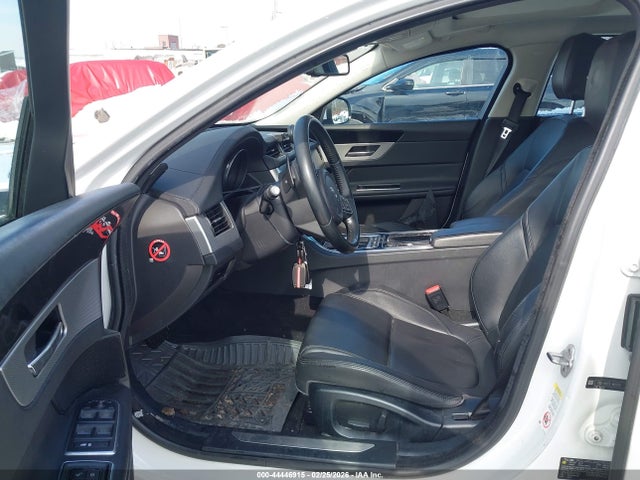 2016 JAGUAR XF SAJBD4BV2GCY06638 Photo 4