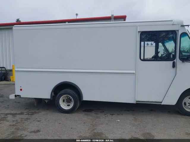 1FC3E3KL2GDC12747 Ford E-350 Stripped