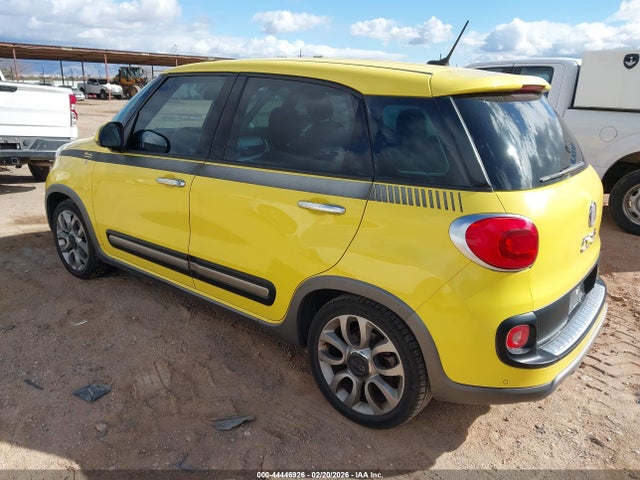 2014 FIAT 500L ZFBCFADH7EZ029325 Photo 2