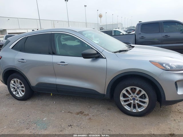 1FMCU9G6XNUB30539 Ford ESCAPE SE