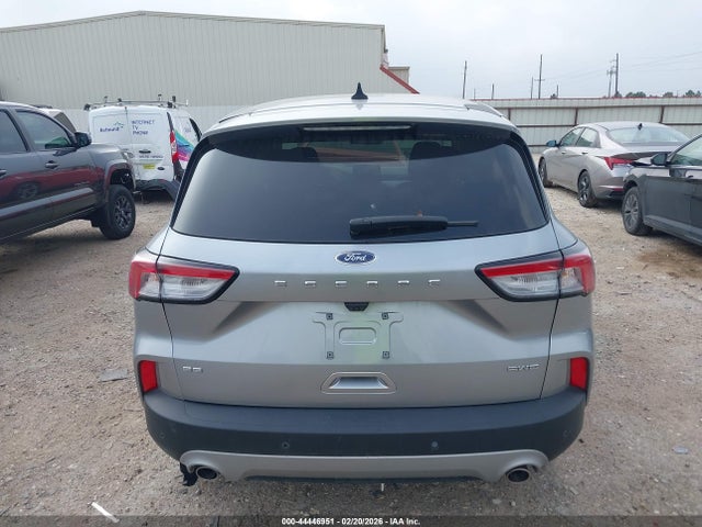 1FMCU9G6XNUB30539 Ford ESCAPE SE