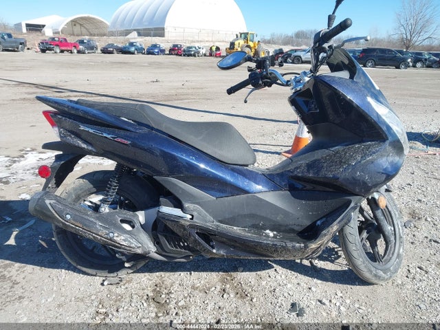 Honda Pcx 150 2018 RLHKF1802JY300563 Image 11