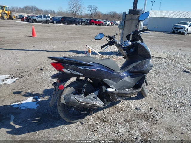 Honda Pcx 150 2018 RLHKF1802JY300563 Image 4