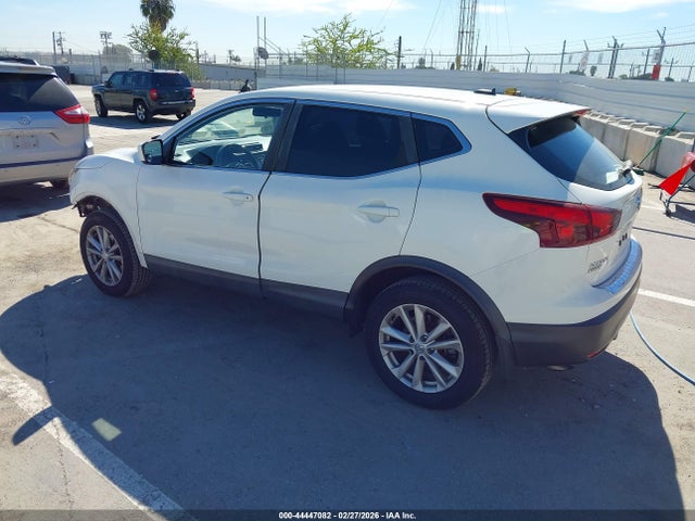 JN1BJ1CP8HW022294 Nissan Rogue Sport S