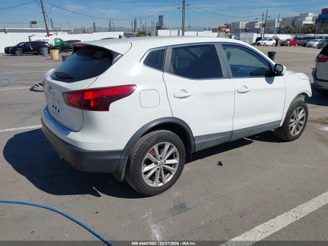 JN1BJ1CP8HW022294 Nissan Rogue Sport S