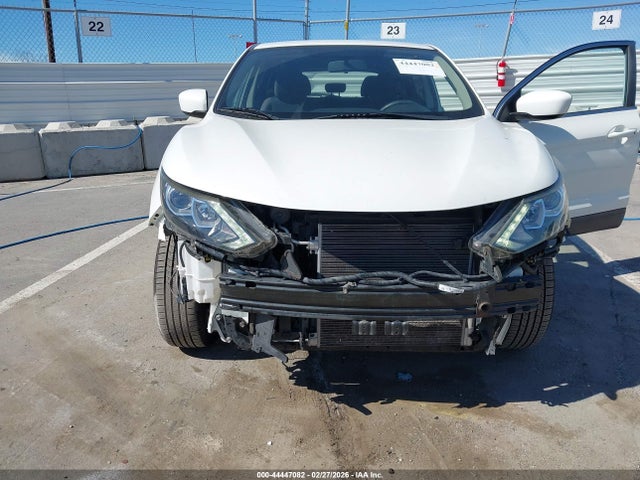 JN1BJ1CP8HW022294 Nissan Rogue Sport S
