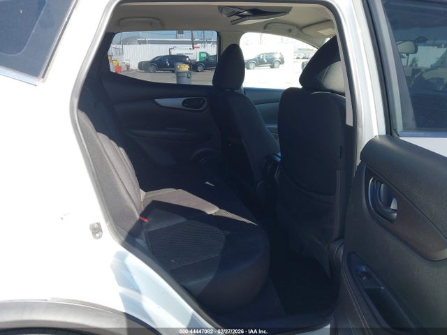 JN1BJ1CP8HW022294 Nissan Rogue Sport S