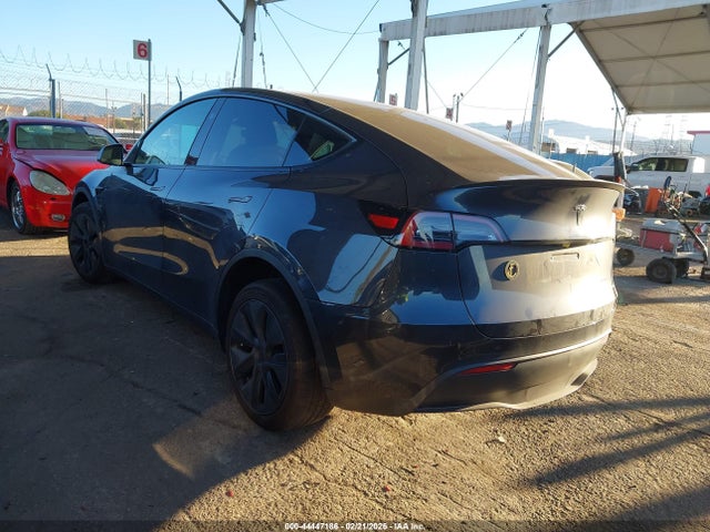 2024 TESLA MODEL Y 7SAYGDEE1RF122880 Photo 2