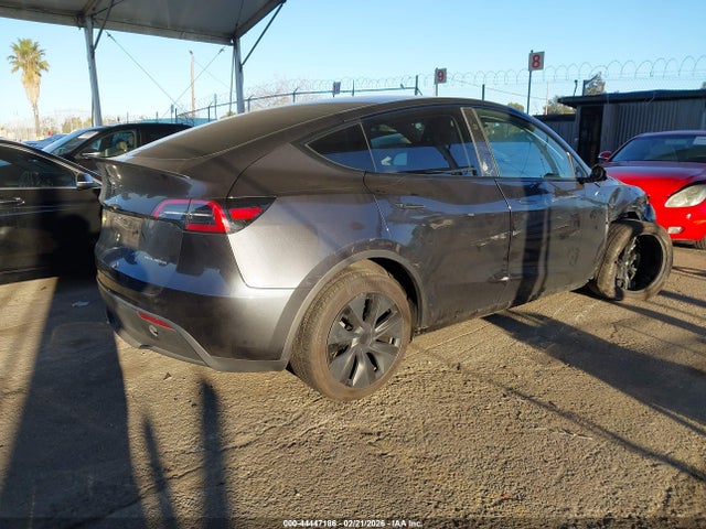 2024 TESLA MODEL Y 7SAYGDEE1RF122880 Photo 3