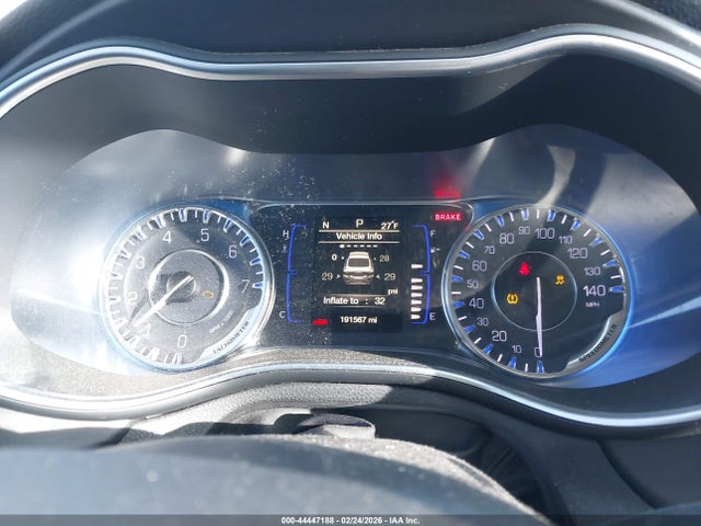 Продажа на аукционе авто 2016 Chrysler 200 Limited, vin: 1C3CCCAB5GN141668, номер лота: 44447188
