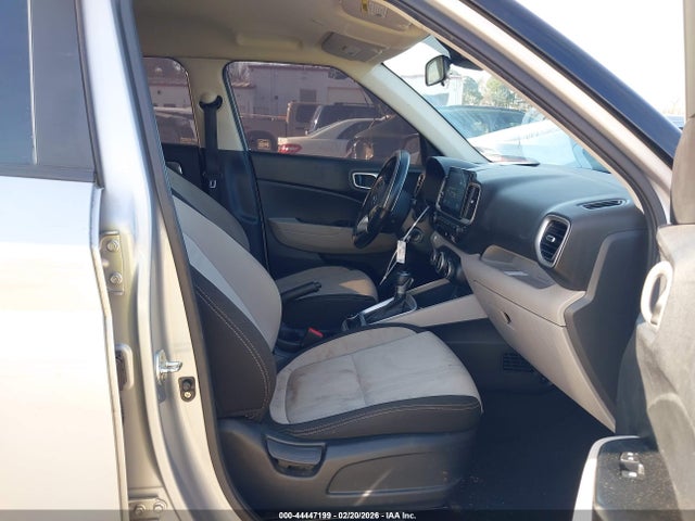 Продажа на аукционе авто 2020 Hyundai Venue Sel, vin: KMHRC8A37LU015738, номер лота: 44447199