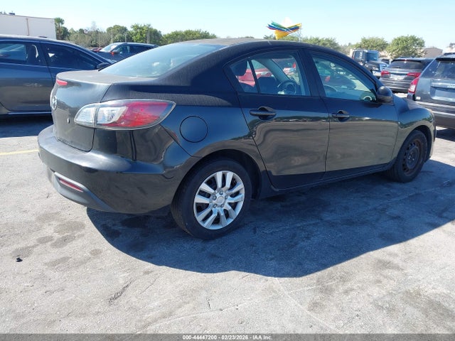 2011 MAZDA MAZDA3 JM1BL1UF5B1396055 Photo 3