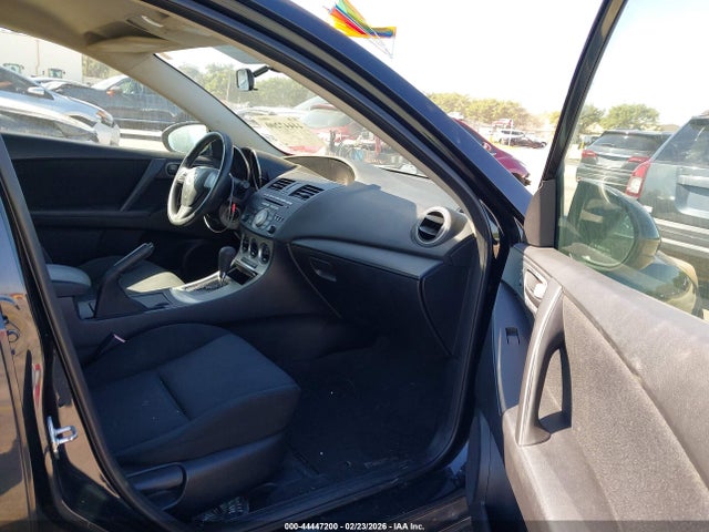 2011 MAZDA MAZDA3 JM1BL1UF5B1396055 Photo 4