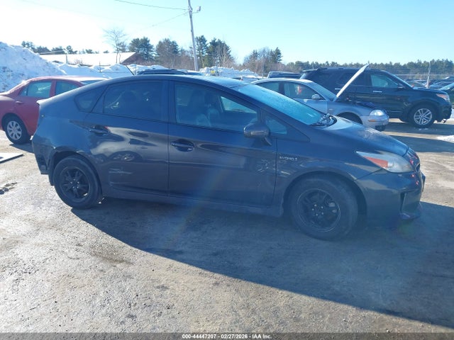 Toyota Prius Two 2015 JTDKN3DU6F0408164 Image 13