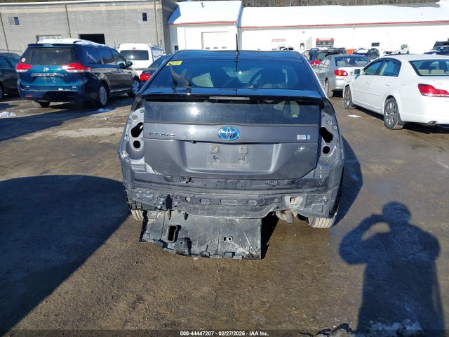 Toyota Prius Two 2015 JTDKN3DU6F0408164 Image 16
