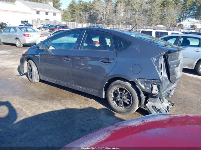 Toyota Prius Two 2015 JTDKN3DU6F0408164 Image 3
