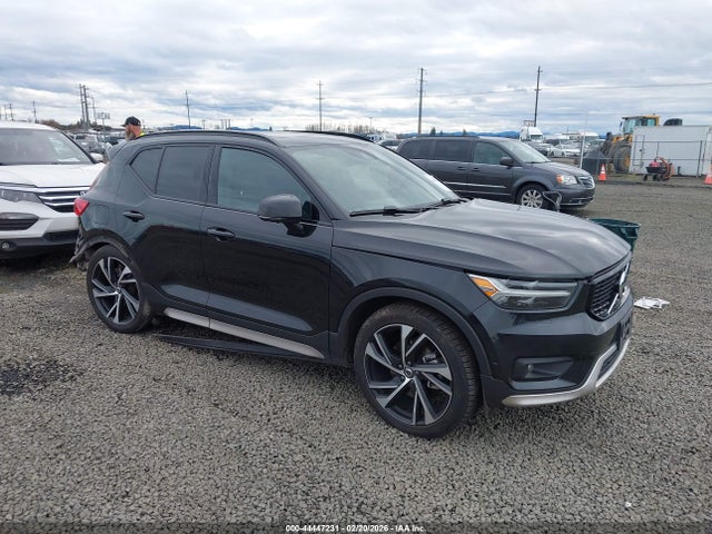 2021 VOLVO XC40 YV4162UM2M2591502