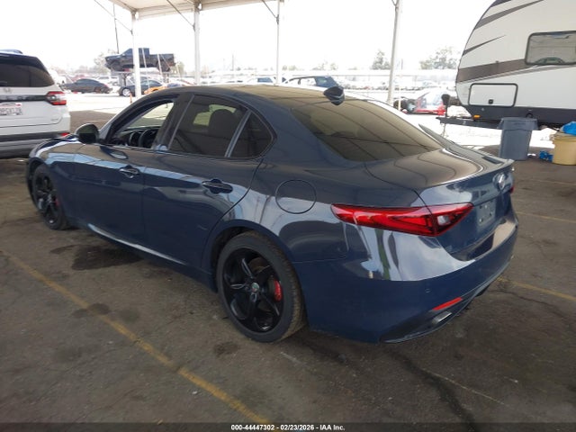 ZARFAMANXK7598087 Alfa Romeo Giulia Sport Rwd