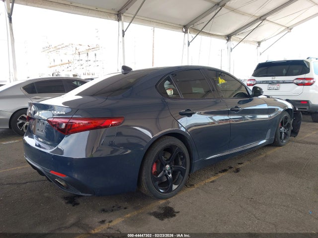 ZARFAMANXK7598087 Alfa Romeo Giulia Sport Rwd