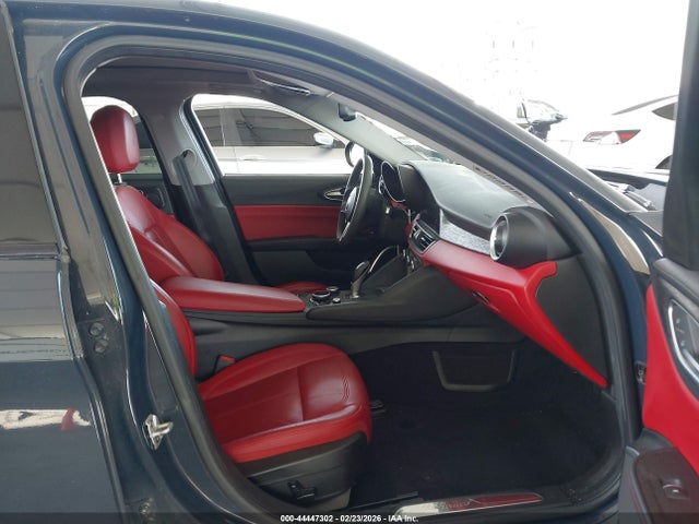 ZARFAMANXK7598087 Alfa Romeo Giulia Sport Rwd