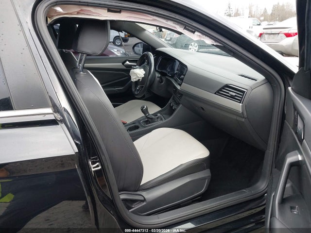3VWN57BU9MM021512 Volkswagen Jetta 1.4t R-line/1.4t S