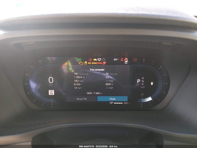 Продаж на аукціоні авто 2025 Volvo Xc40 B5 Plus Dark Theme, vin: YV4L12UC5S2537901, номер лоту: 44447318