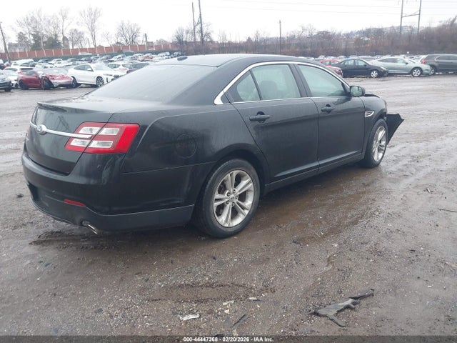 Ford TAURUS SE 2017 1FAHP2D83HG121785 Image 4