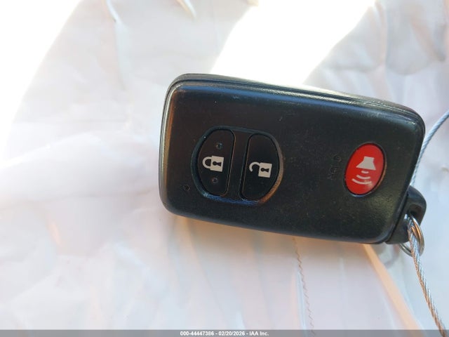 Toyota Prius Three 2014 JTDKN3DU7E1758721 Image 11