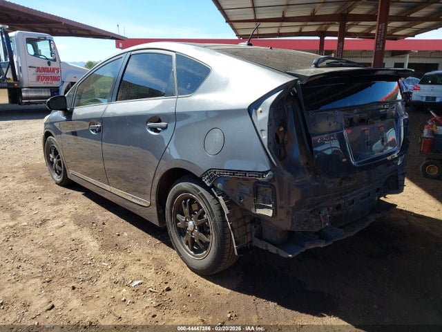Toyota Prius Three 2014 JTDKN3DU7E1758721 Image 3
