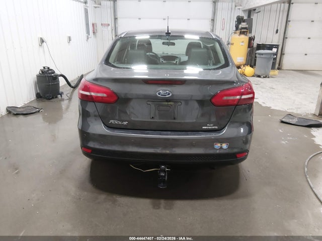 Ford FOCUS SE 2016 1FADP3F28GL306580 Image 16