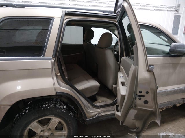 2005 Jeep Grand Cherokee Laredo მანქანა იყიდება აუქციონზე, vin: 1J4GR48K15C707299, აუქციონის ნომერი: 44447439
