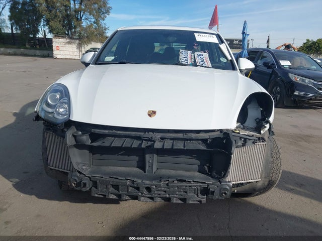 Porsche Cayenne Diesel 2016 WP1AF2A29GKA40427 Image 12