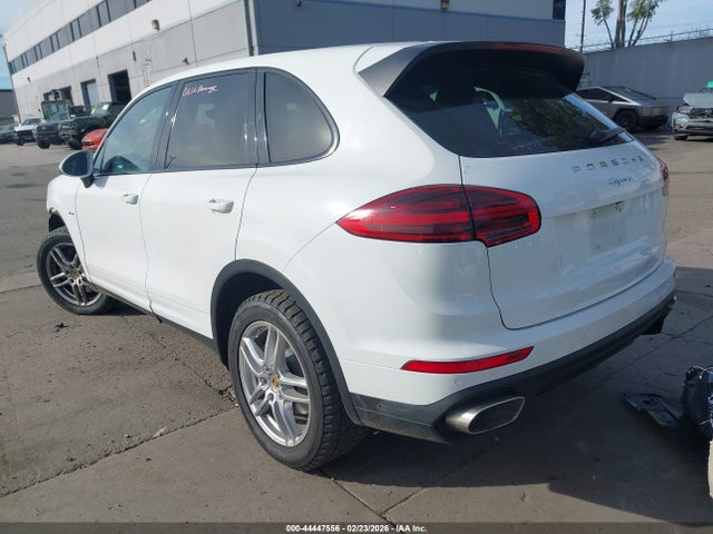 Porsche Cayenne Diesel 2016 WP1AF2A29GKA40427 Image 3