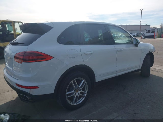 Porsche Cayenne Diesel 2016 WP1AF2A29GKA40427 Image 4