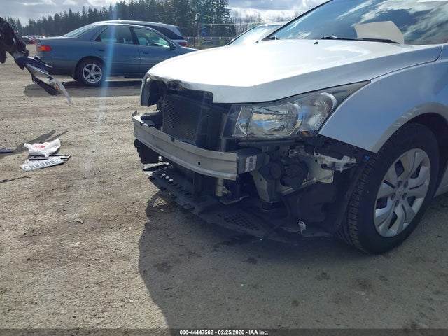 1G1PA5SG7F7164387 Chevrolet Cruze Ls Auto