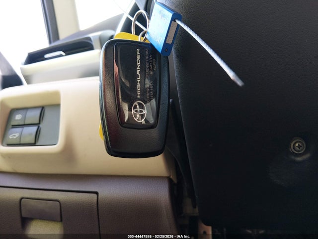 2022 TOYOTA HIGHLANDER 5TDGZRAH4NS099181 Photo 10